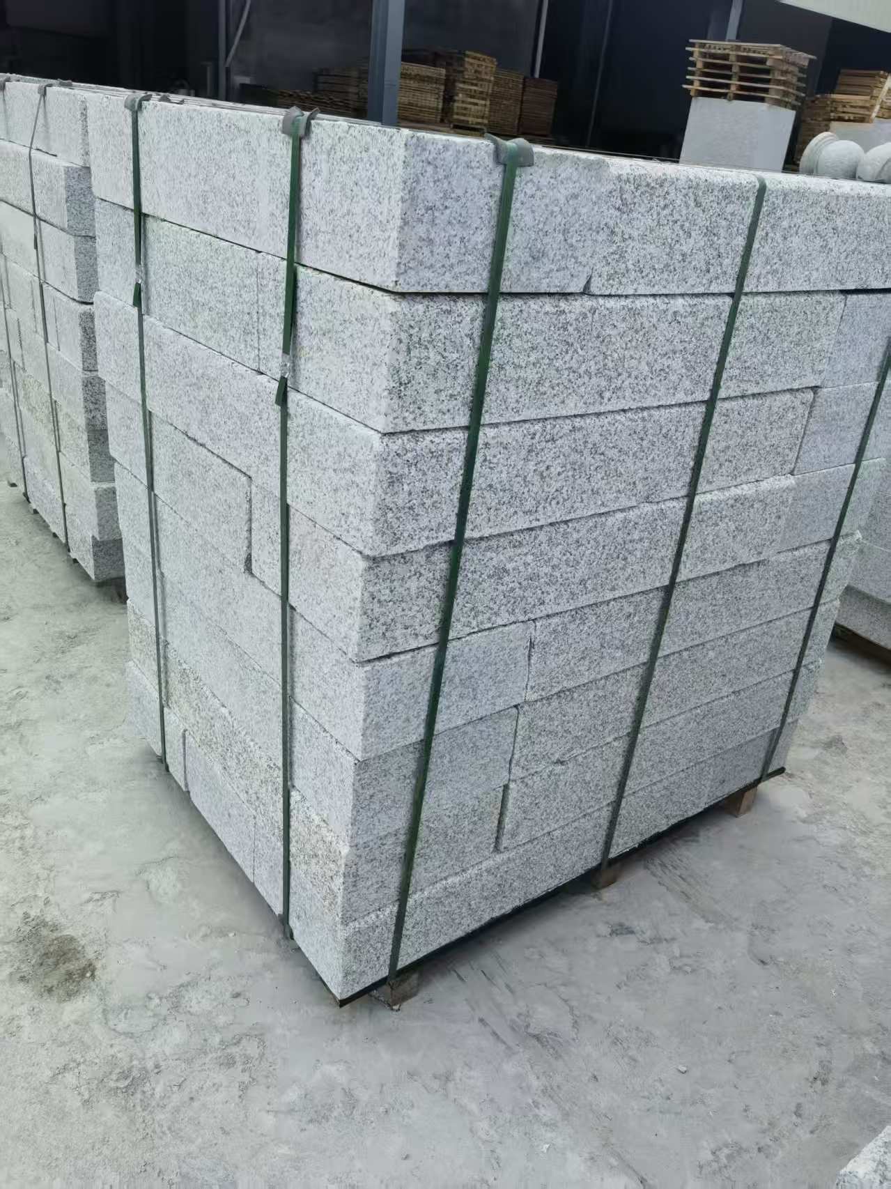 南通 芙蓉白火烧两面路沿石