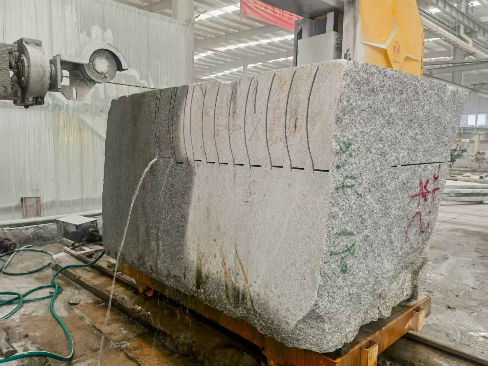 南通 602，大花芙蓉白，绳锯加工弧形路沿石