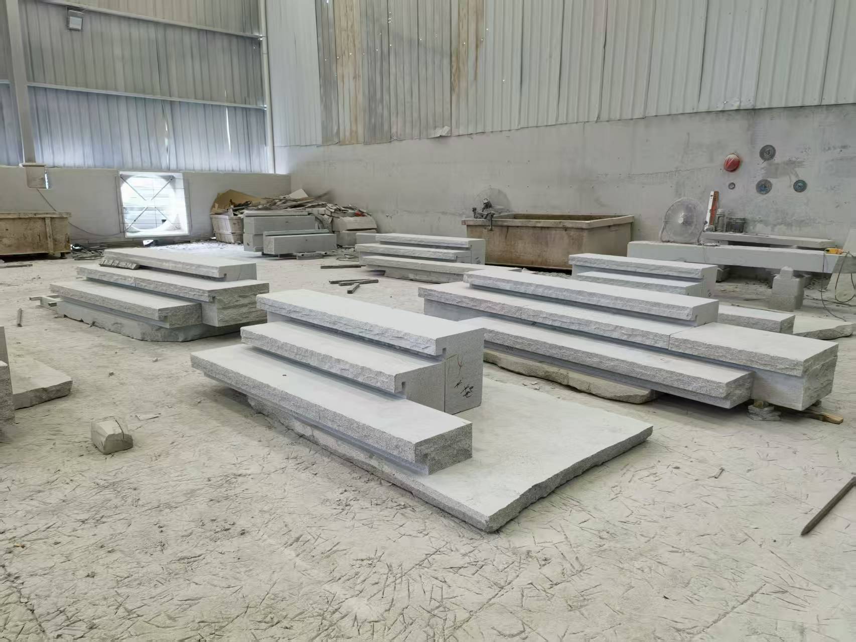 南通 整石台阶（大面火烧+侧面自然面），出货前厂内拼装