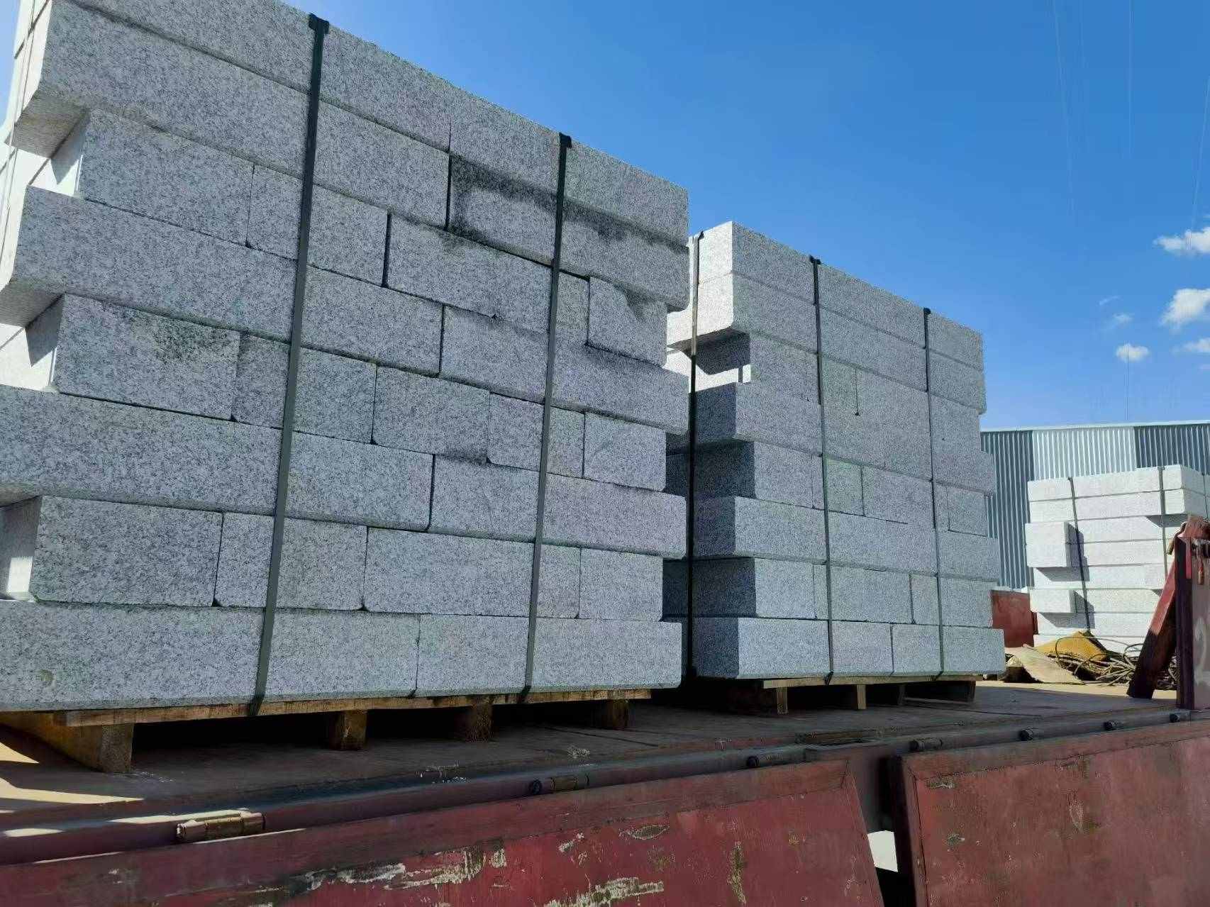 南通 路沿石装车出货